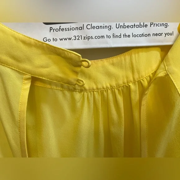 Banana Republic tank blouse. Open back with buttons. Size 8. - Picture 5 of 5